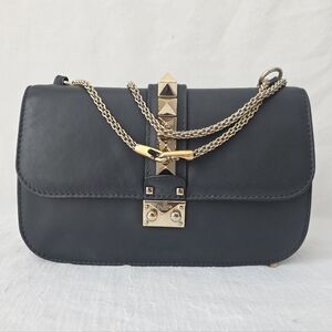 Auth Valentino Garavani Glam Lock Black Shoulder Bag